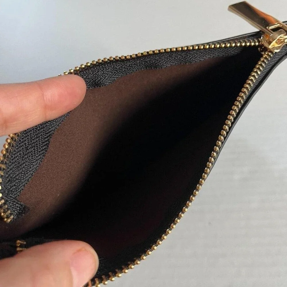 Small Black Onyx Golden Zipped Leather Card Wallet Wristlet Bag
